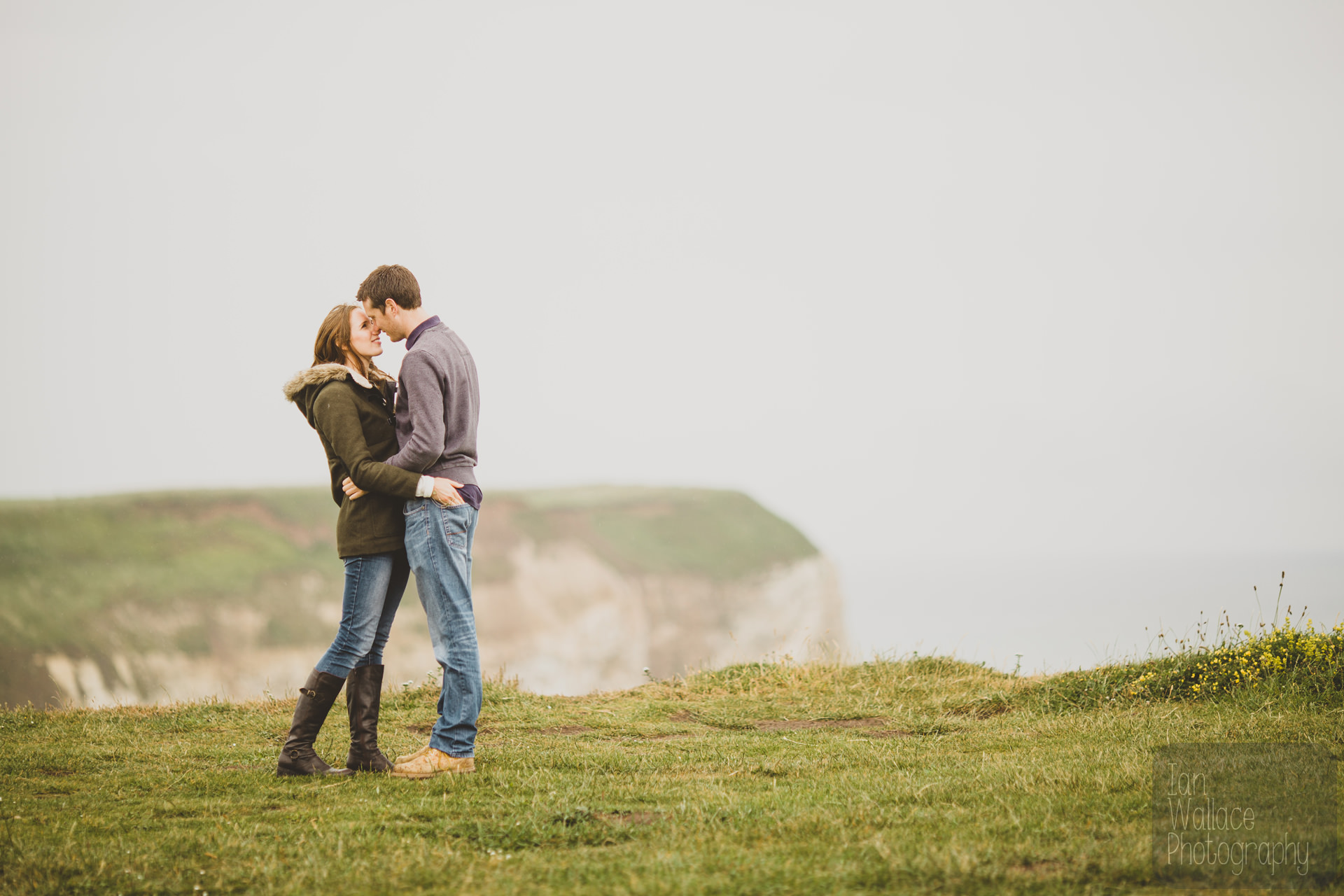 Natural photograph of a couple on the cliffs of Yorkshire