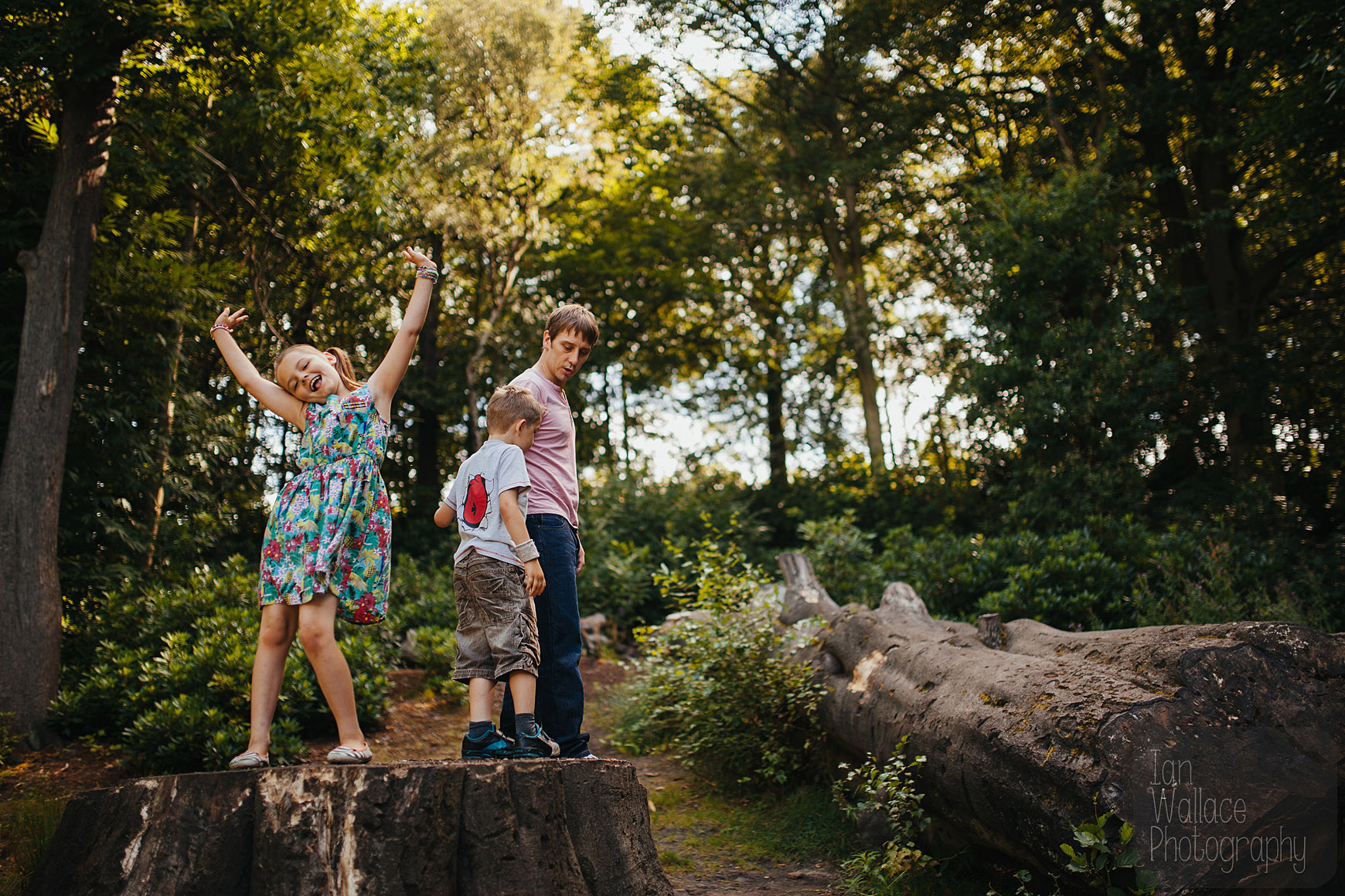Playing around on a tree stump - Newmiller Dam family photoshoot