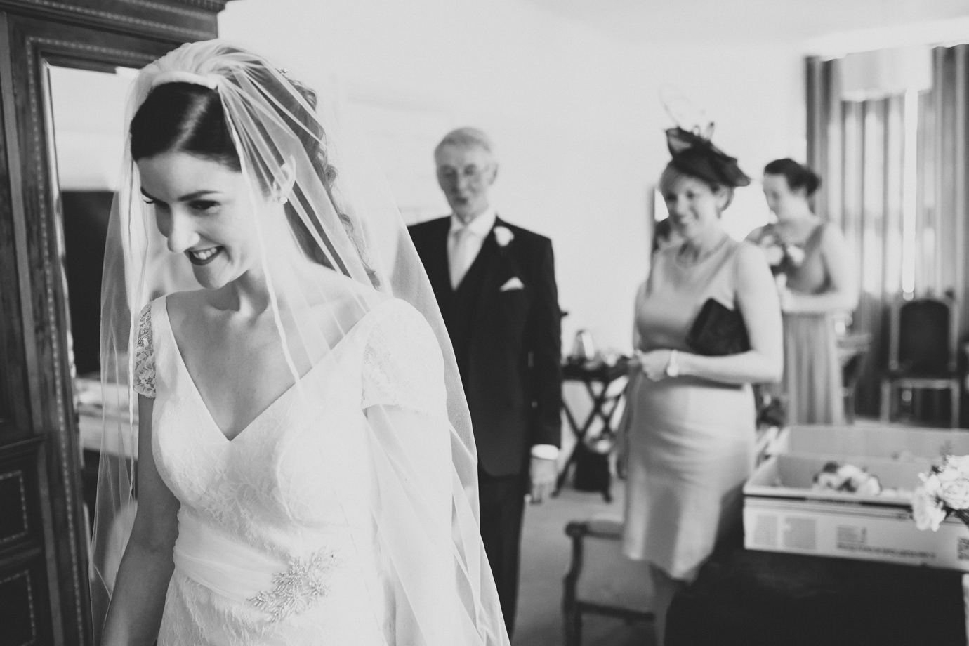 Father of the bride seeing his daughter for the first time 